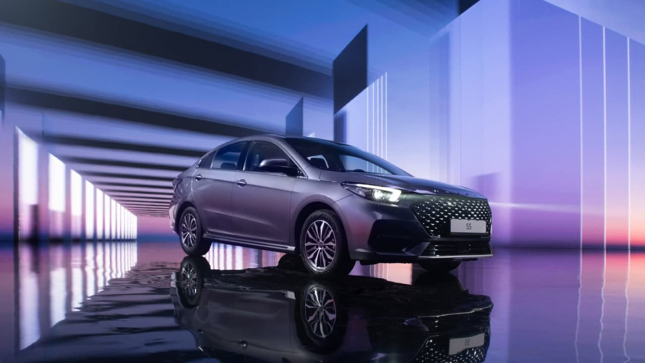 Бюджетный седан Chery OMODA S5